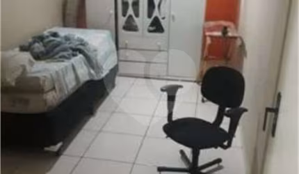 Casa com 3 quartos à venda na Rua Firmino Martins, 9, Metalúrgicos, Osasco, 257 m2 por R$ 590.000