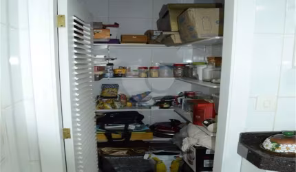 Apartamento com 3 quartos à venda na Rua Correggio, 295, Vila Suzana, São Paulo, 254 m2 por R$ 990.000