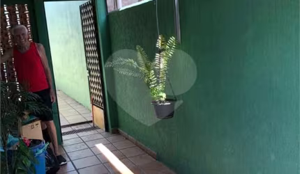 Casa com 4 quartos à venda na Rua Doutor Paulo Gatti, 190, Vila Romero, São Paulo, 242 m2 por R$ 600.000