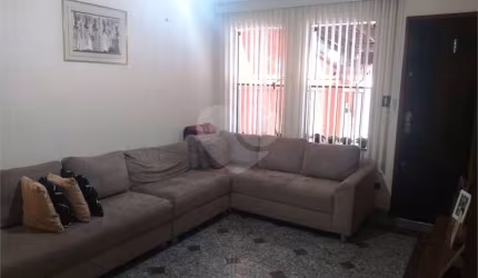 Casa com 3 quartos à venda na Rua Padre Antônio Vieira, 43, Jardim Vila Galvão, Guarulhos, 164 m2 por R$ 800.000