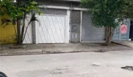 Casa com 2 quartos à venda na Rua Marinópolis, 962, Jardim Presidente Dutra, Guarulhos, 200 m2 por R$ 620.000