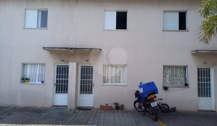 Casa em condomínio fechado com 2 quartos à venda na Estrada das Palmas, 198, Metalúrgicos, Osasco, 51 m2 por R$ 300.000