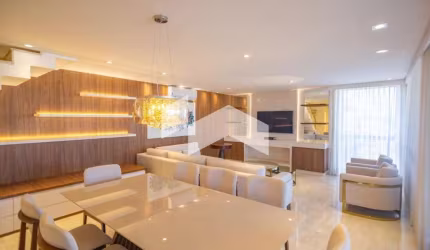 Cobertura com 247 m², 3 quartos sendo 3 suítes à venda no bairro Água Verde.