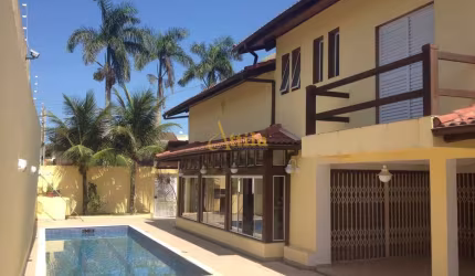 Casa 150mts praia Enseada, 5 dorms., 4 vagas