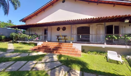 Casa 500mts praia Pernambuco, 4 dorms., jardim, 3 vagas