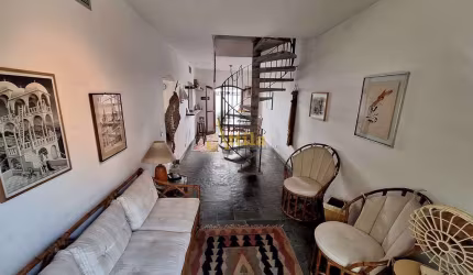 Casa triplex, cond. fte praia Enseada, 3 dorms., lazer