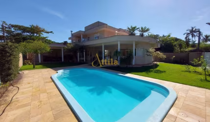 Casa de condomínio, 6 suítes, piscina, portaria 24h