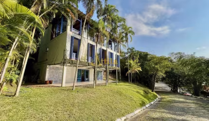 Residência de Luxo com Vista para o Mar na Península em Guarujá