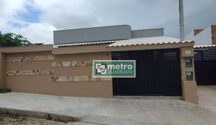 Casa linear 2 quartos, sendo 1 suíte