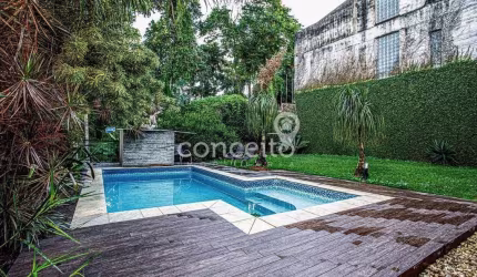 Casa com 3 Dormitórios e Piscina na Velha!
