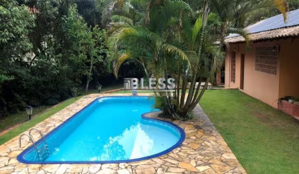 CASA  À VENDA NO CONDOMÍNIO CAPITAL VILLE! CASA PRINCIPAL COM 2 SUÍTES, CASA DE CASEIRO E PISCINA AQUECIDA! PRÓXIMO DE SÃO PAULO - CC00069