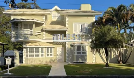 Casa de luxo em condomínio: 5 quartos, 5 suítes, 2 salas, 6 banheiros, 4 vagas na Marambaia, Vinhedo-SP - 680m².