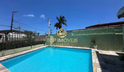 Ampla Residência Piscina e Churrasqueira a 9 Minutos da Praia da Enseada