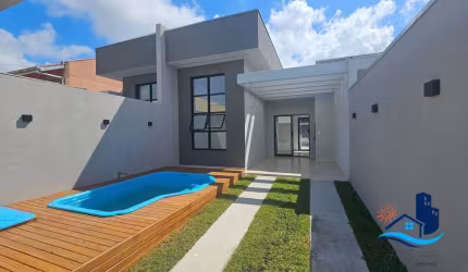 Casa Térrea  com Piscina 3 quartos á 150 m do Mar