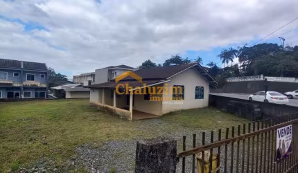 Terreno em ponto estratégico no bairro  Vila Nova, Joinville/SC