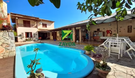 Imperdível casa à venda em Casimiro de Abreu-RJ, Vila Campo Alegre: 5 quartos, 1 suíte, 2 salas, 3 banheiros, 3 vagas de garagem, 100m².