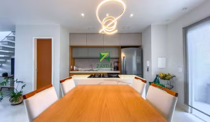 Casa duplex com piscina e suíte na praia de Barra de São João