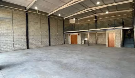 GALPÃO 234m²