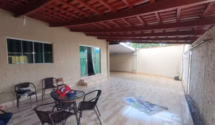 Casa 2 suítes à venda de 217,00m² no setor Castelo Branco