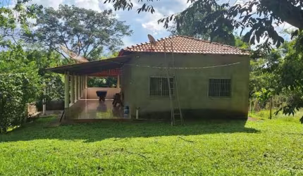 Chácara Condomínio Fechado com 3 quartos, Suíte, Área de Lazer completa.
