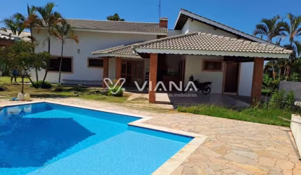 Casa Linda em Condomínio Fechado com 3 Dormitórios na Cidade de Itu