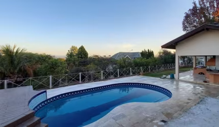 Casa à venda no Condomínio Estância Marambaia em Vinhedo/SP