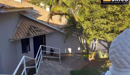 Casa à venda no Condomínio Estância Marambaia em Vinhedo/SP