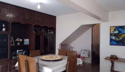 Casa para Venda em Florianópolis, Coqueiros, 7 dormitórios, 2 suítes, 5 banheiros, 4 vagas