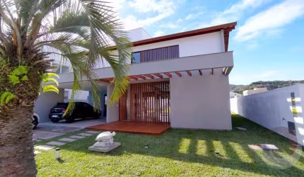 Casa para Venda em Florianópolis, Cachoeira Do Bom Jesus, 4 dormitórios, 4 suítes, 5 banheiros, 2 vagas