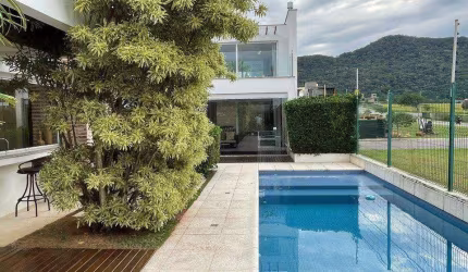 Casa para Venda em Florianópolis, Lagoa Da Conceição, 4 dormitórios, 2 suítes, 5 banheiros, 4 vagas