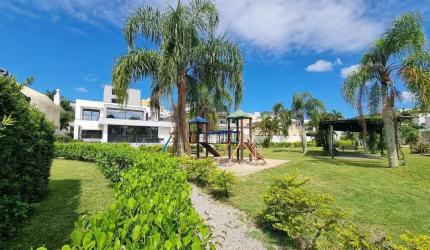Casa para Venda em Florianópolis, Córrego Grande, 4 dormitórios, 4 suítes, 6 banheiros, 2 vagas