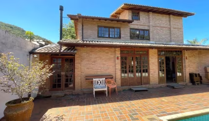 Casa para Venda em Florianópolis, Sambaqui, 3 dormitórios, 3 suítes, 3 banheiros, 1 vaga