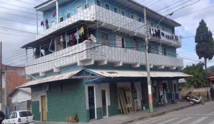Prédio a venda com 10 apartamentos e 02 Salas comerciais.