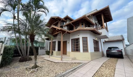 Casa com 4 dormitórios, Pedra Branca - Palhoça/SC