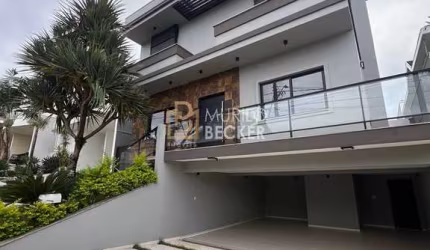 VENDA Casa de 4 quartos no Condomínio Altos da Serra VI no Bairro Urbanova