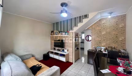 Casa à venda - 2 quartos - Condomínio - Bairro Jardim Califórnia em Jacareí