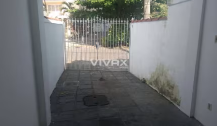 Casa com 3 quartos à venda na Rua Vereador Jansen Muller, Cachambi, Rio de Janeiro, 296 m2 por R$ 880.000