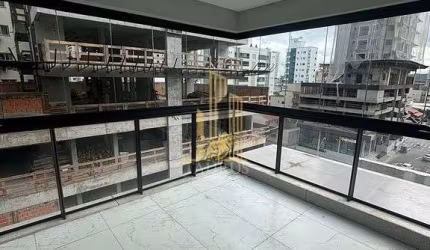 Apartamento locação anual na Meia Praia