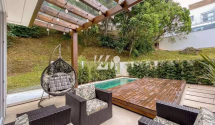 Casa 360m² com 4 Quartos e Suítes na Pedra Branca