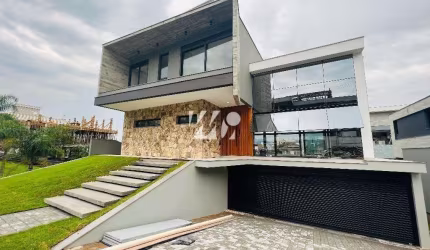 Parque da Pedra - Casa de Alto Padrão com 4 Suítes