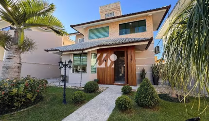 Casa com Piscina e 3 Quartos e Suítes na Pedra Branca
