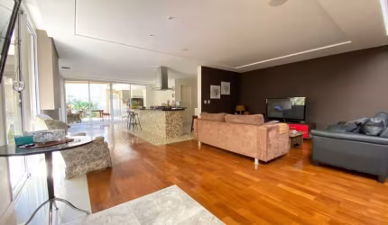 CASA AMPLA LOCALIZADA NO MELHOR DA VILA MASCOTE!