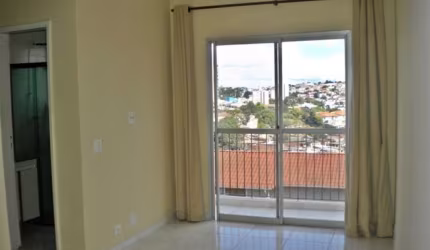 APARTAMENTO COM FINO ACABAMENTO, REPLETO DE ARMÁRIOS NO MELHOR DA VILA SANTA CATARINA !