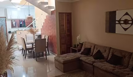 SOBRADO COM TRÊS SUÍTES, NO MELHOR DA VILA MARARI!