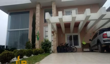 Casa 4 Dormitórios à venda no Bairro Petrobras com 220 m² de área privativa - 2 vagas de garagem