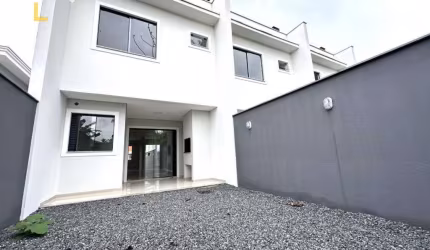 Casa à venda no Bairro Bom Retiro, por 600 mil