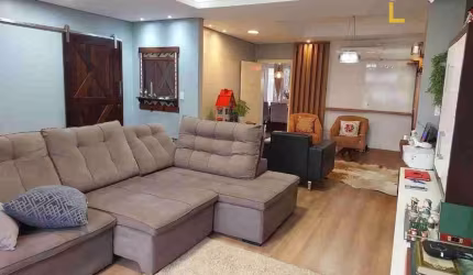 Casa com 3 dorm e piscina no Floresta