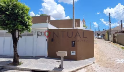 Imperdível: Casa à venda em Marília-SP, bairro Marília, 3 quartos, 1 suíte, 1 sala, 1 banheiro, 2 vagas de garagem, 151,00 m²!