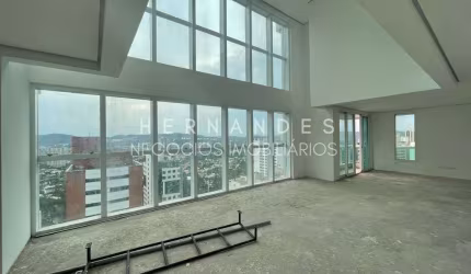 Cobertura triplex alto luxo em Alphaville disponivel para venda em uma das principais alamedas de Alphaville