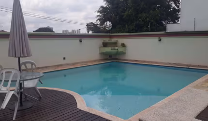 Sobrado à Venda 4 dormitórios, 4 vagas garagem condomínio fechado na Vila Prudente - SP
